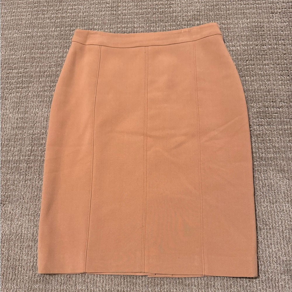 Basic pencil skirt